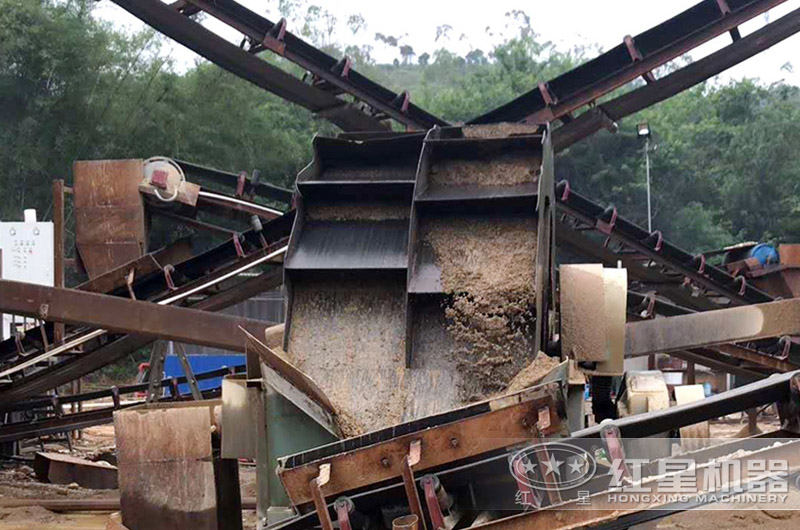 經(jīng)過洗砂機(jī)清洗的物料更干凈